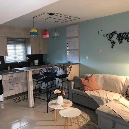 Orfeas Suite Nea Peramos  Exterior photo